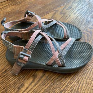 Chaco ZX1 Pink & Gray size 4Y